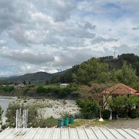 Guest House Krishen Përmet エクステリア 写真
