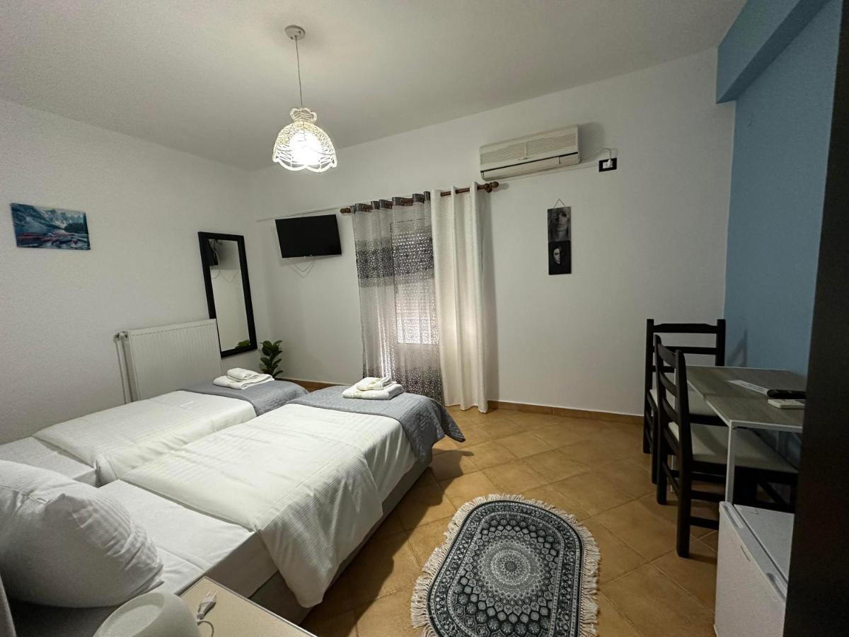 Guest House Krishen Përmet エクステリア 写真