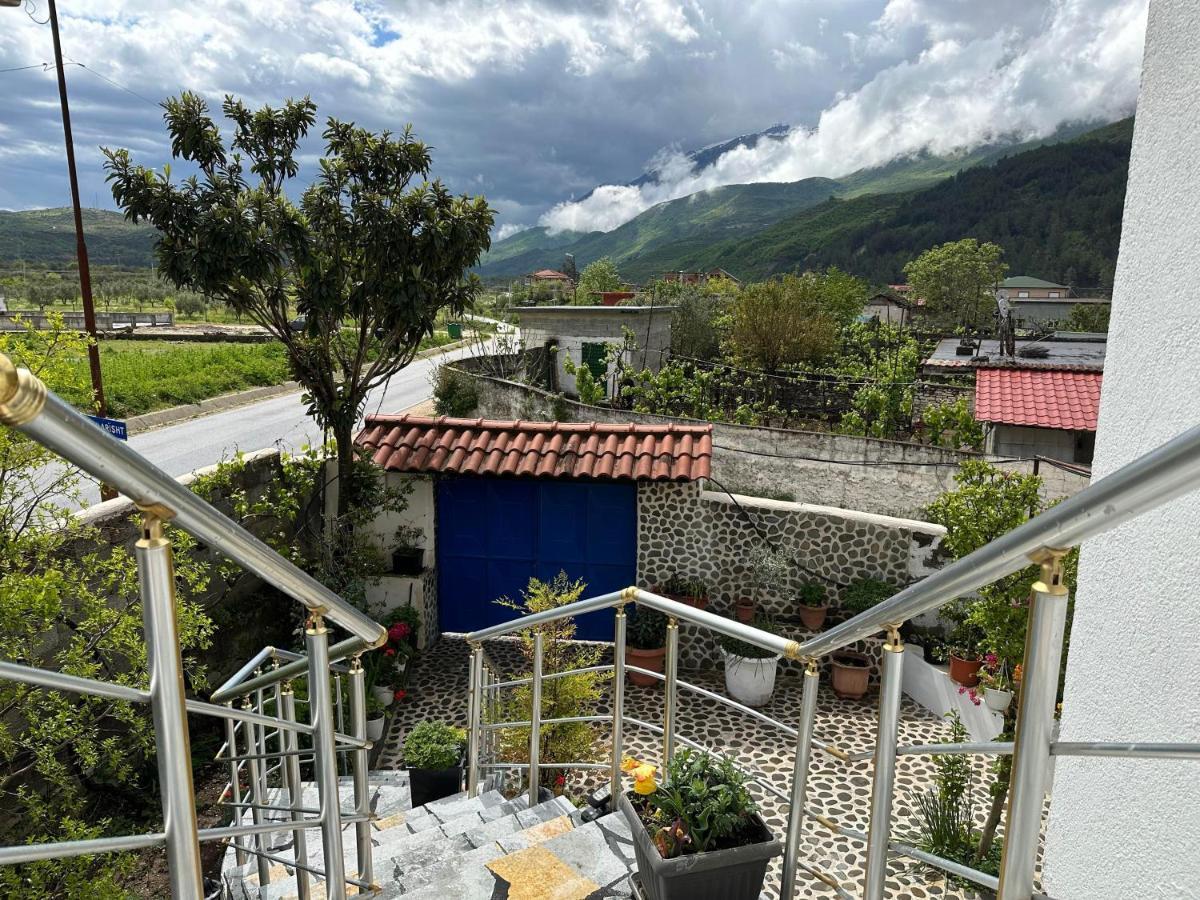 Guest House Krishen Përmet エクステリア 写真