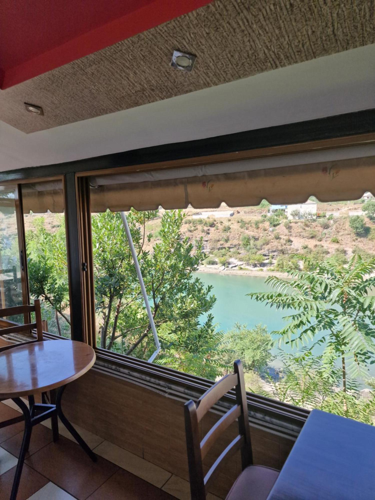Guest House Krishen Përmet エクステリア 写真